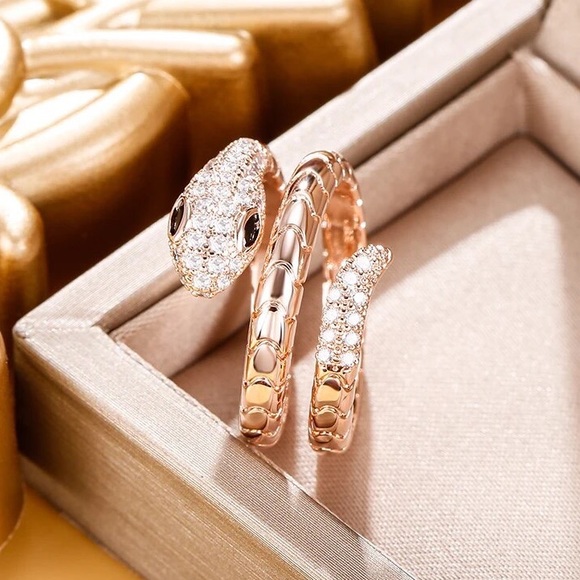 Crystal Micro-Inlaid Spiral Adjustable Rose Gold Snake Ring - Picture 10 of 12